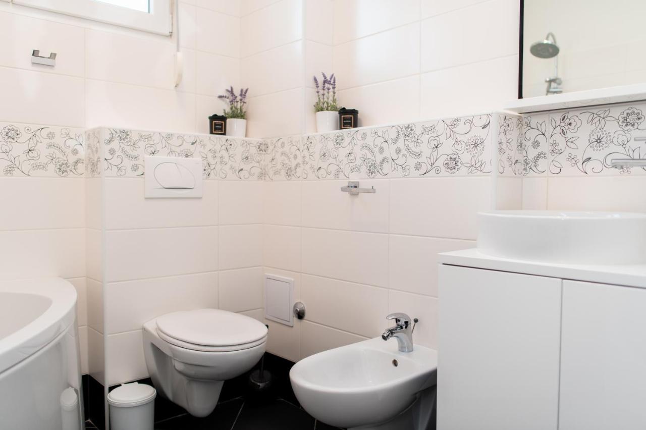 Salvia Apartment With Private Jacuzzi Split Exteriör bild