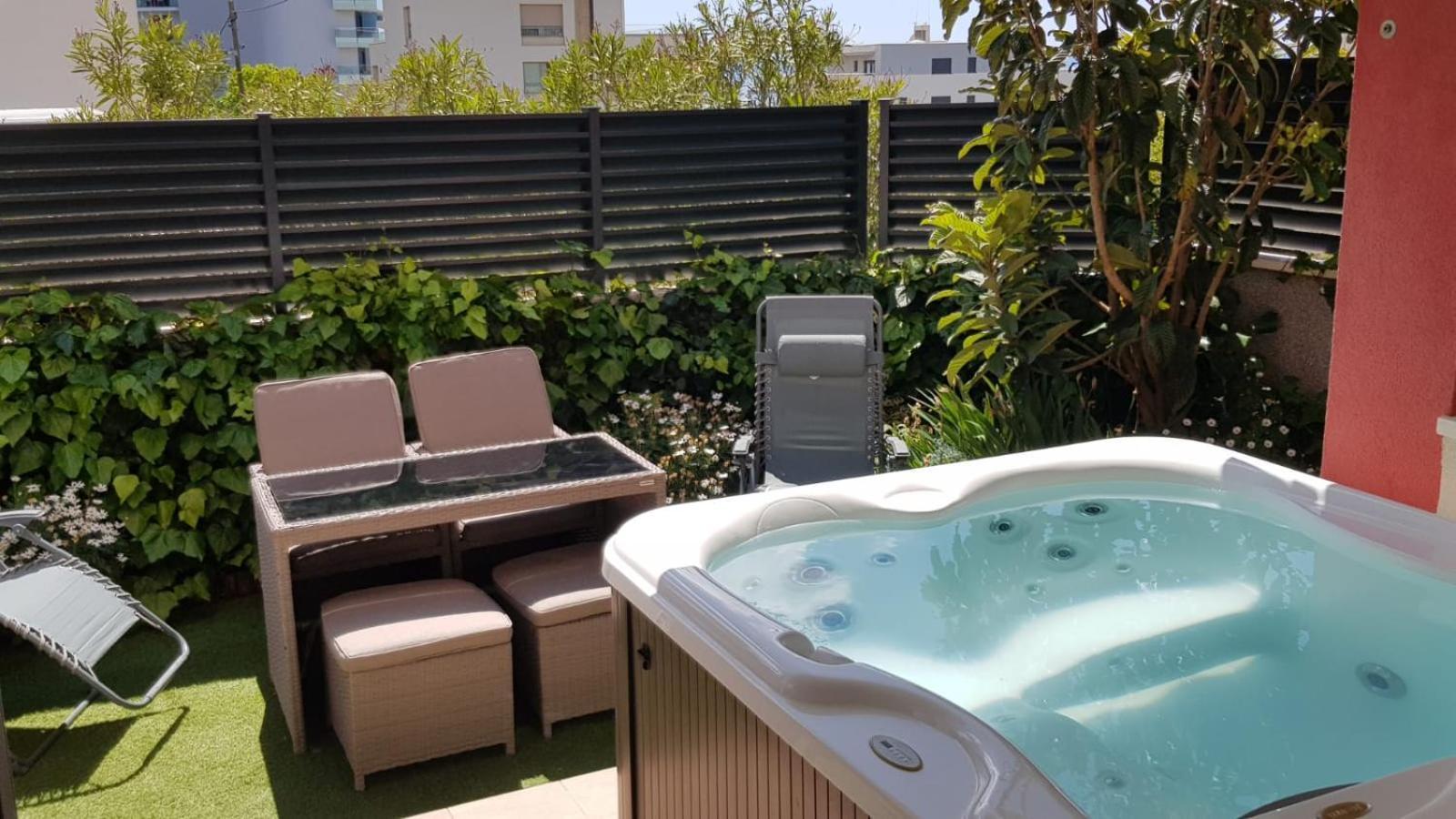 Salvia Apartment With Private Jacuzzi Split Exteriör bild