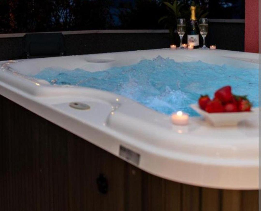Salvia Apartment With Private Jacuzzi Split Exteriör bild